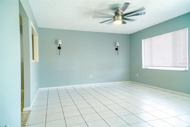 Photo - 3139 Iverson St