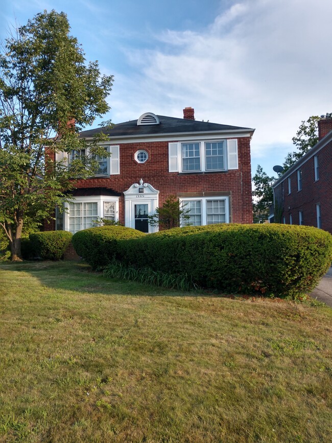 13570 Cedar Rd Unit 2