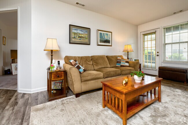 1BR, 1BR - 868SF - Living Room