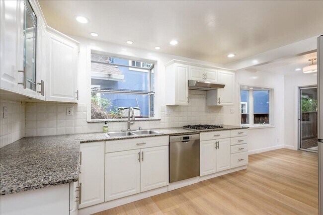 726 14th Avenue-
