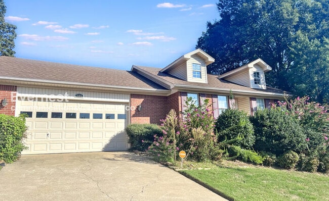 Building Photo - 121 Illinois Bayou Dr