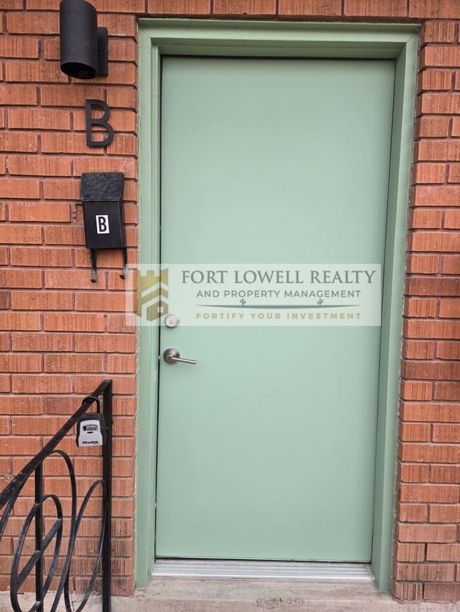 Photo - 1010 N Jones Blvd