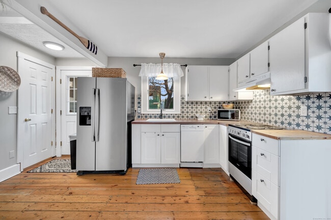 Photo - 109 Salt Island Rd