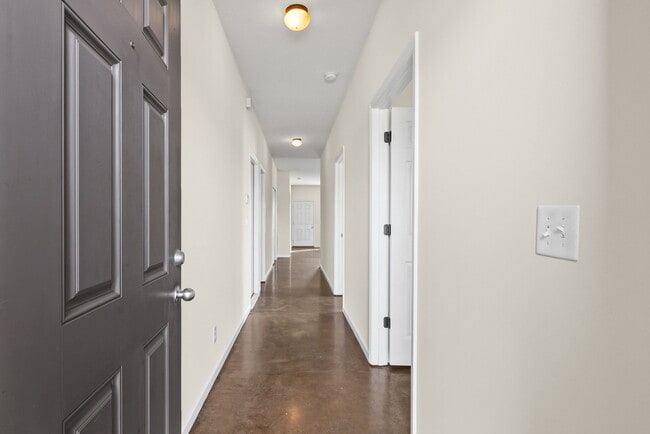 Photo - 109 Holland Dr