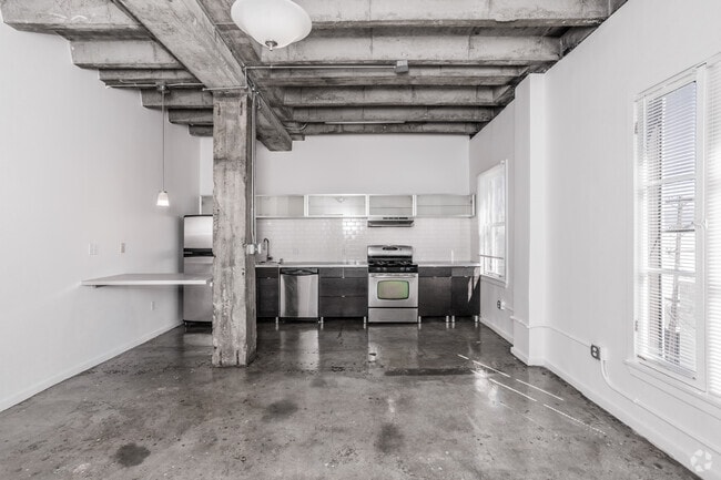 1BR, 1BA - 526-643 SF