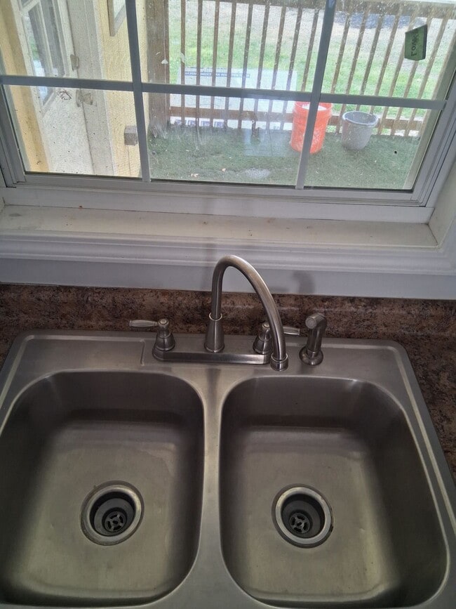 Photo - 611 Avalon Rd