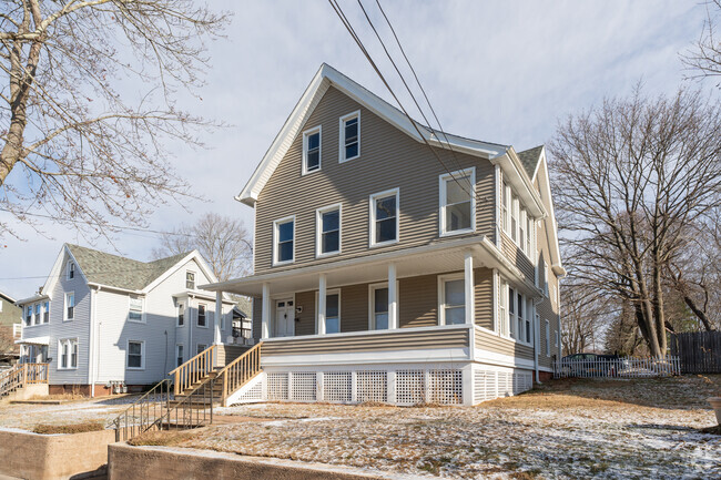 Building Photo - 33 Church St Rental