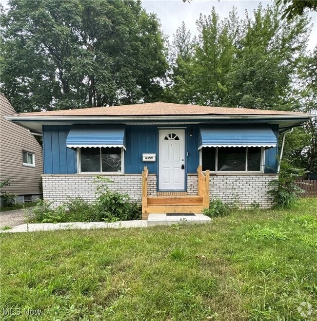 Building Photo - 4399 E 143rd St Rental