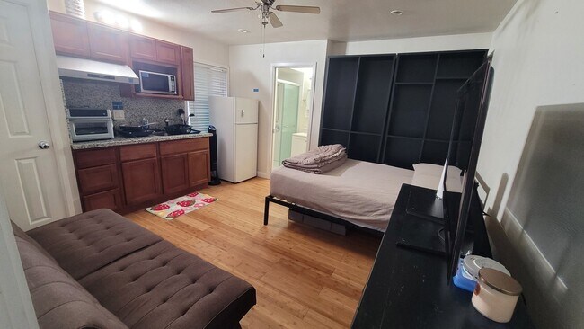 Photo - 1779 Corby Ave