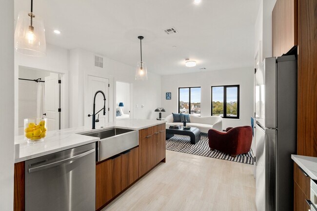 Photo - 600 Broadway Unidad 211