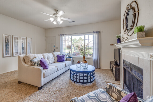 Interior Photo - Courtyards Rental