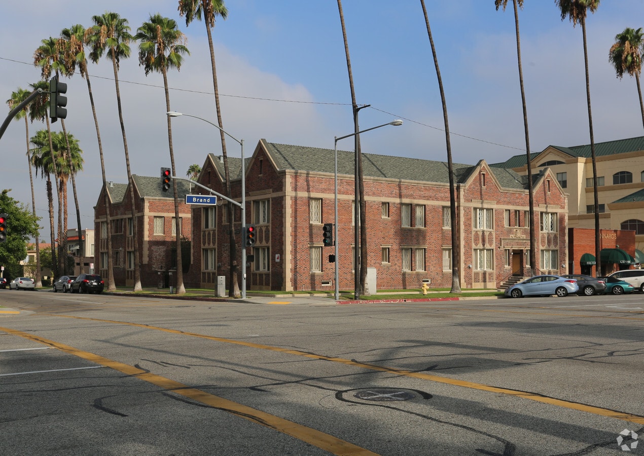 Stanford Arms - Stanford Arms Apartments