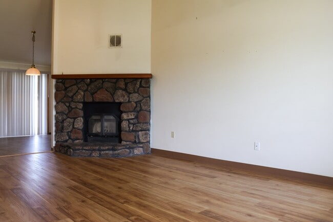 Photo - 3507 Cascade Loop Unit A
