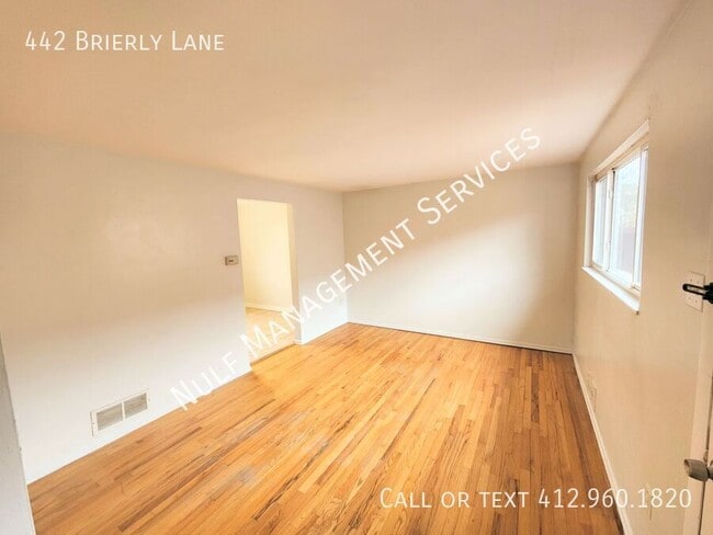 Photo - 442 Brierly Ln