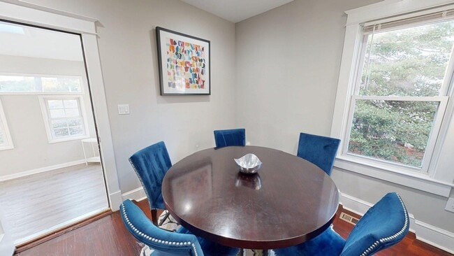 Photo - 1341 Franklin St NE