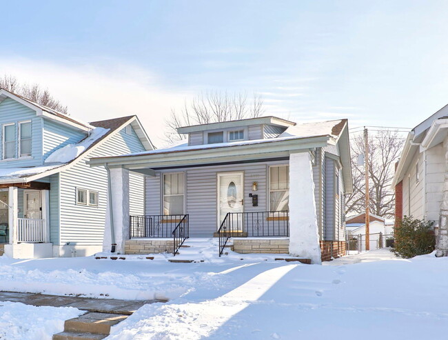 Building Photo - 6448 Wanda Ave