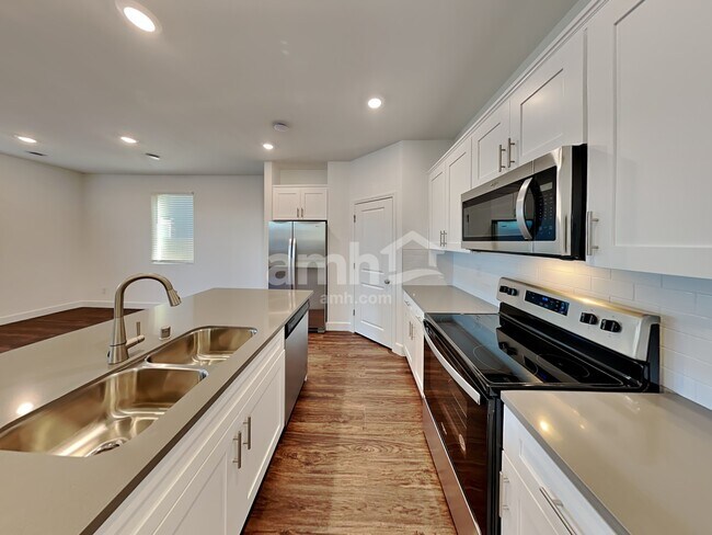 Photo - 10020 Spire St