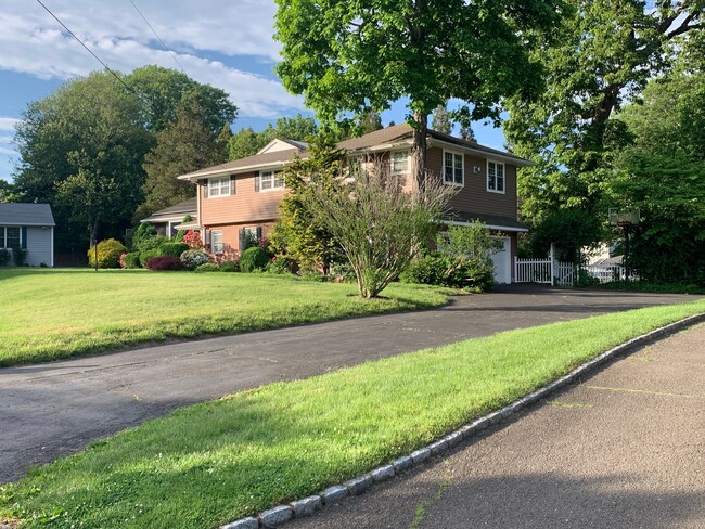 Building Photo - 116 Beechwood Ln