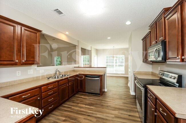 140 Miracle Ln
