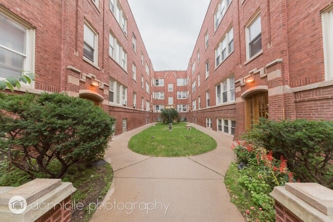 Photo - 3115 W Foster Ave Unit 3121 H1