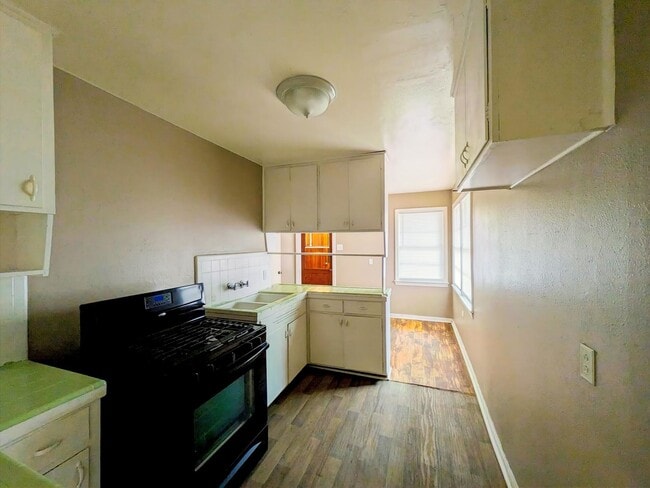 Photo - 302 Bridal Wreath Ave