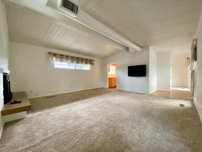 Photo - 930 Reddy Ave