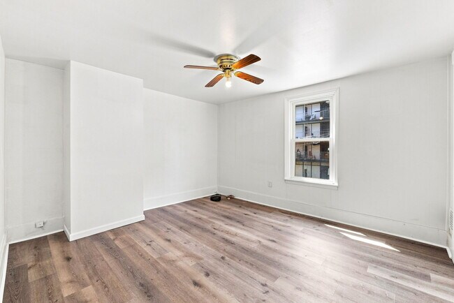 320 Main St