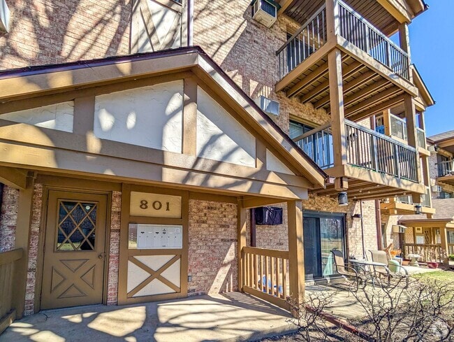 Building Photo - 801 S Dwyer Ave Unit 801 S Dwyer  D Rental