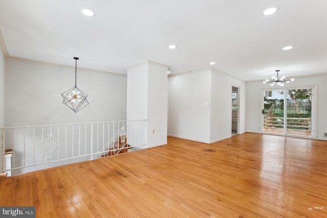 Photo - 4904 Chanticleer Ave