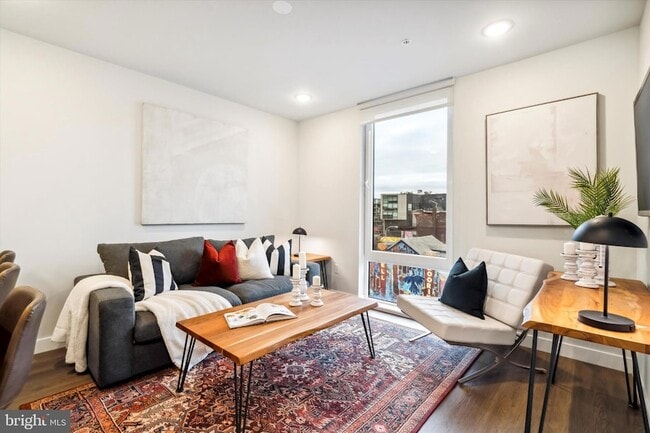 Building Photo - 1102 Germantown Ave Unit 203