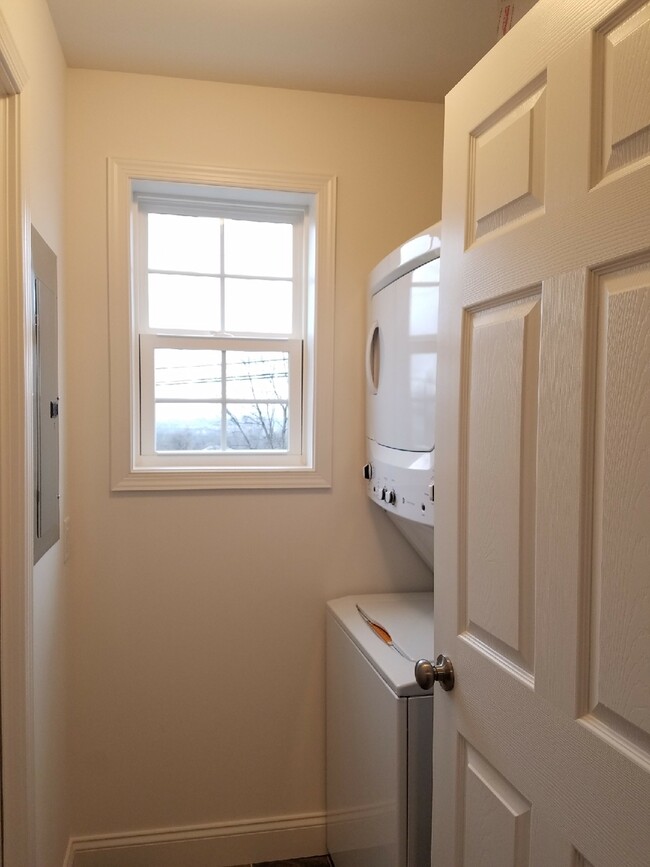 Photo - Hummelstown, 2 Bedroom 2 Bath Garden Home!