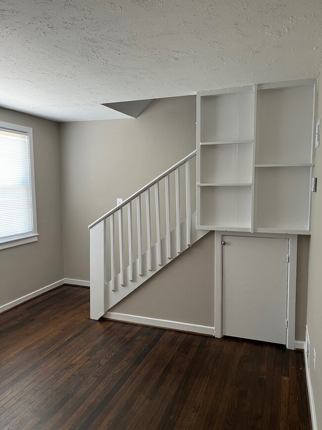 Photo - 2807 Iverson St