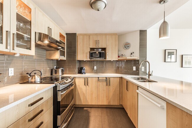 Photo - 60 Rue Berlioz Unit 1604