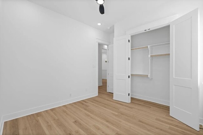 Photo - 8905 Laverne St