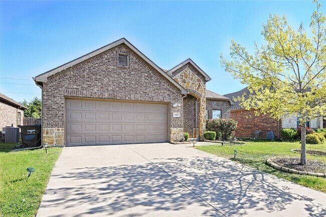 Building Photo - 640 Teakwood Dr Rental