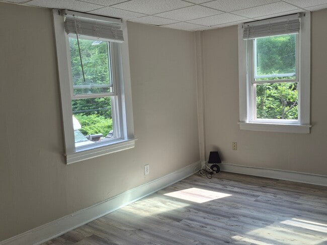 Photo - 821 W Main St