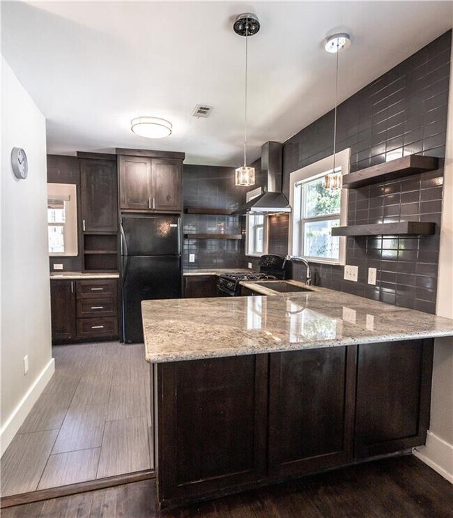 Photo - 2836 Pearl St