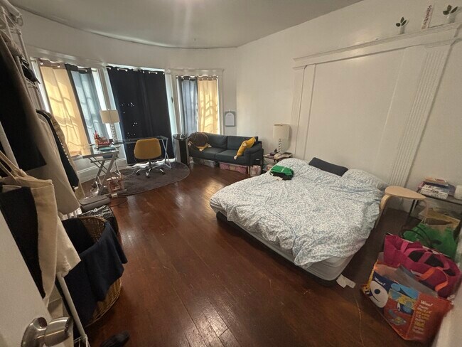 39 Strathmore Rd Unit 2