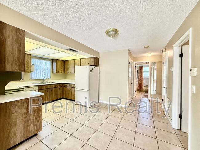 Photo - 1308 Amble Ln