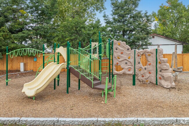 Playground - Waterview on the Parkway Apartments