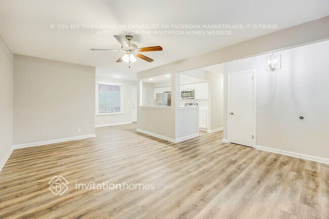 Photo - 691 Frankfort Dr