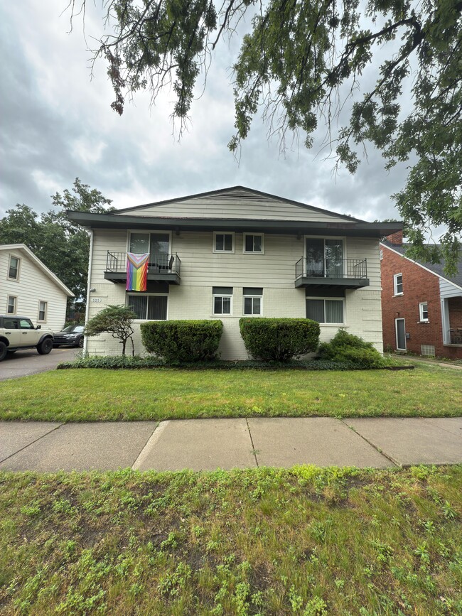 Building Photo - 525 E Woodland St Unit Apt. D