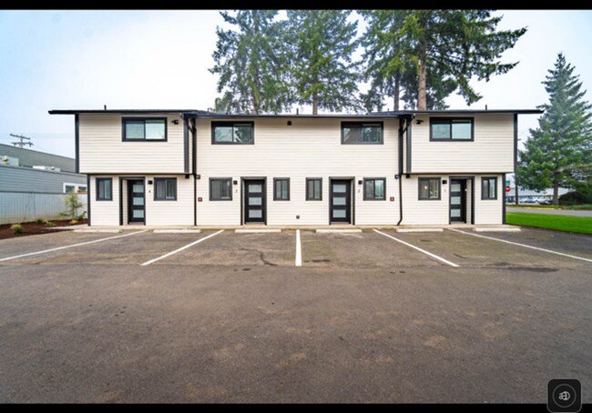 Building Photo - 118 S 53rd St Unit 3