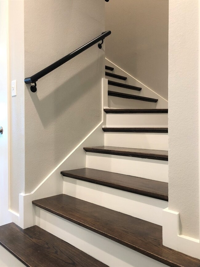 Escalera - 10576 Brothers Ln