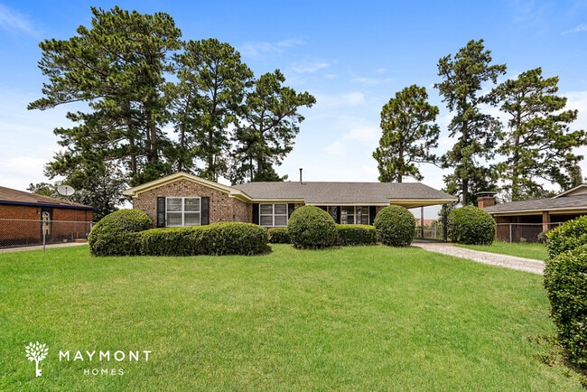 Building Photo - 3517 Primrose Dr