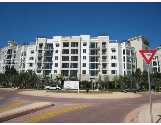 Building Photo - 510 NW 84th Ave Unit 136