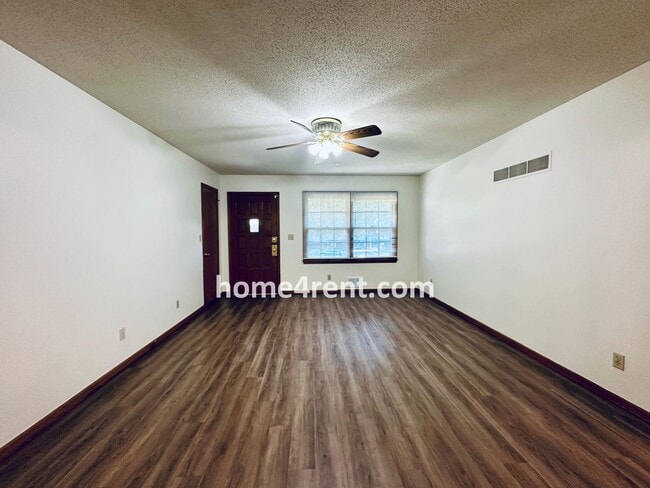 Photo - Charming Duplex Style Home with New Paint,...