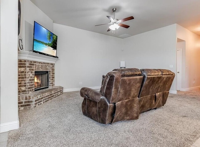 Photo - 13612 Waco Ave