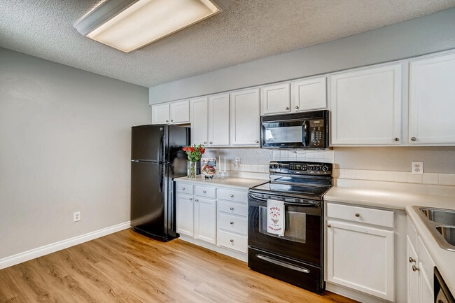 Kitchen - 2260 E Geddes Ave Unit 2260 E Geddes Avenue#F