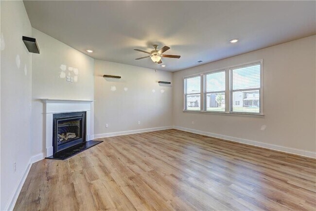 188 Blue Iris Ct